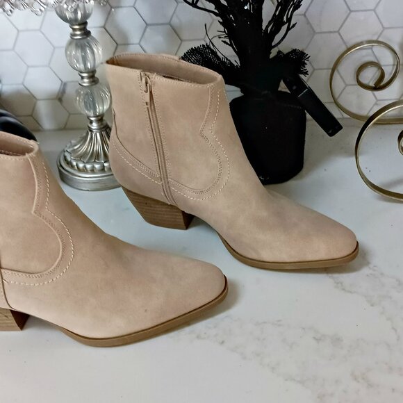 NEW! DOLCE VITA Perdue ANKLE BOOTS SZ 9 - Picture 2 of 4